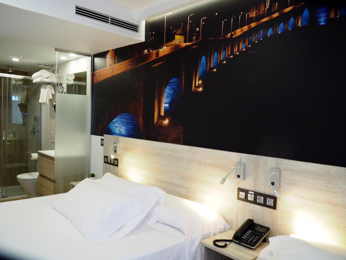 Hostal Don Suero De Quinones Hospital de Orbigo Luaran gambar