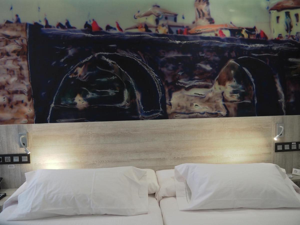 Hostal Don Suero De Quinones Hospital de Orbigo Luaran gambar