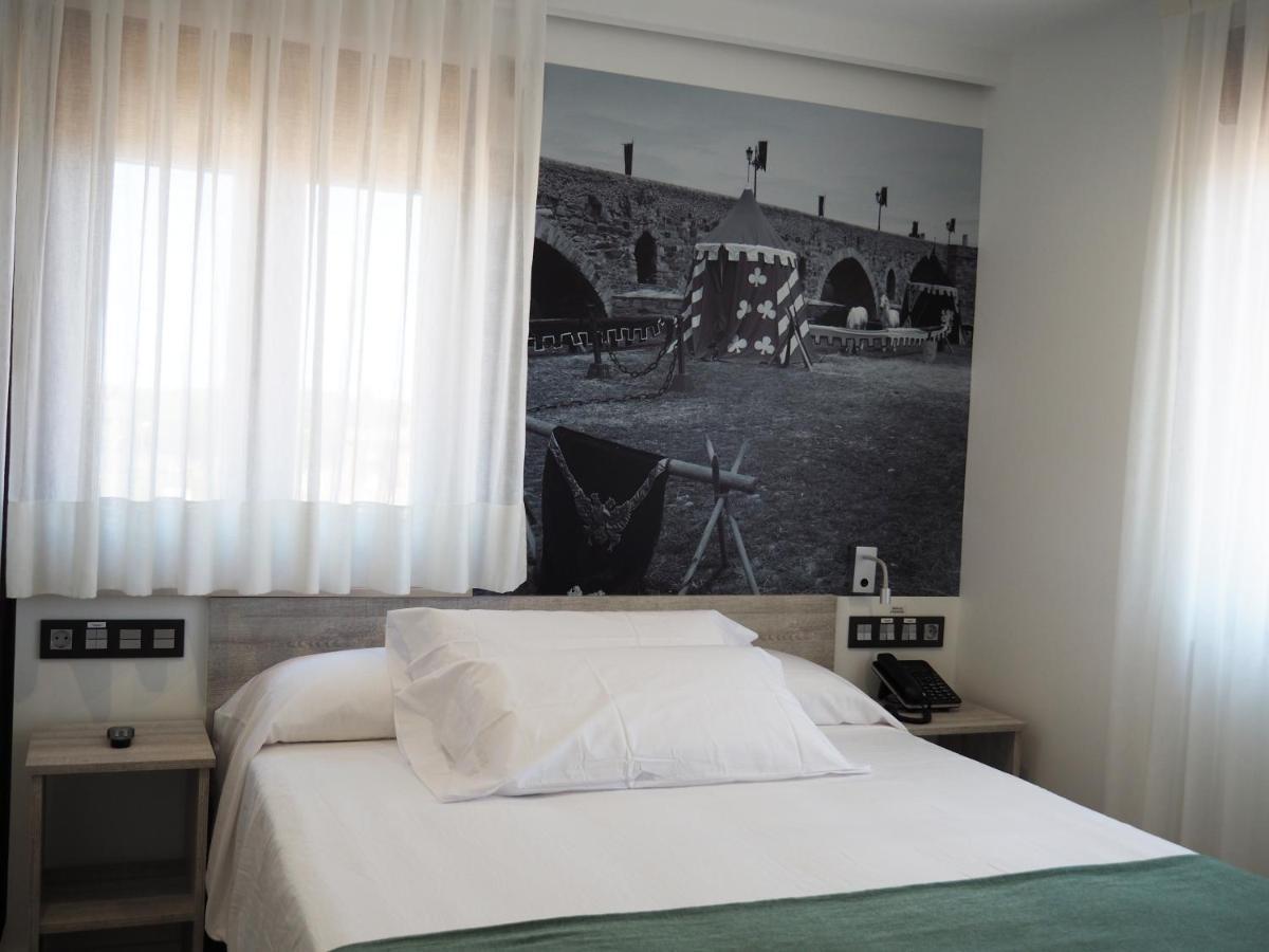 Hostal Don Suero De Quinones Hospital de Orbigo Luaran gambar